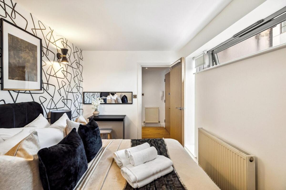 Apartment 2 Bed Next River Thames Fast Access *